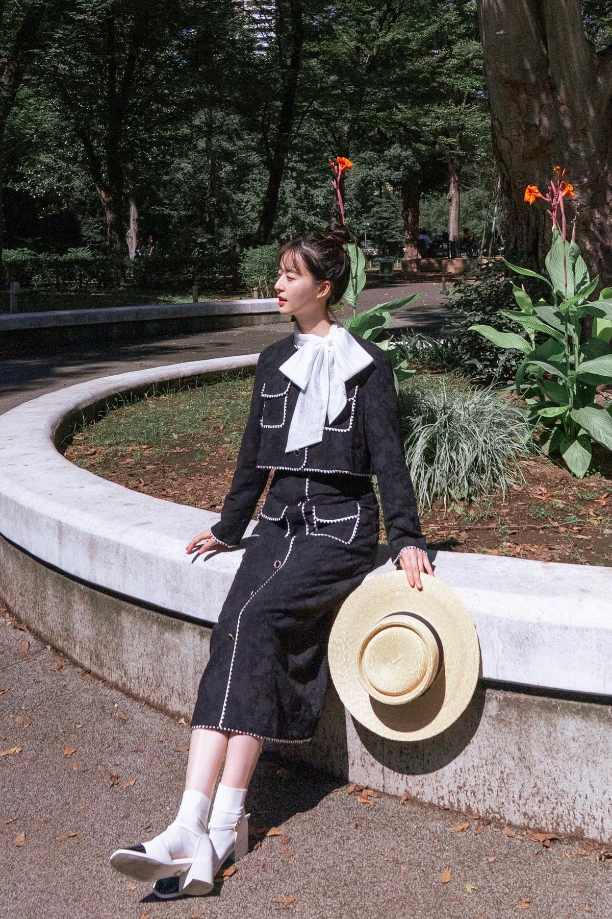 《Just Like a Scene from a Movie》Chain Braid-Trimmed Jacket – Black