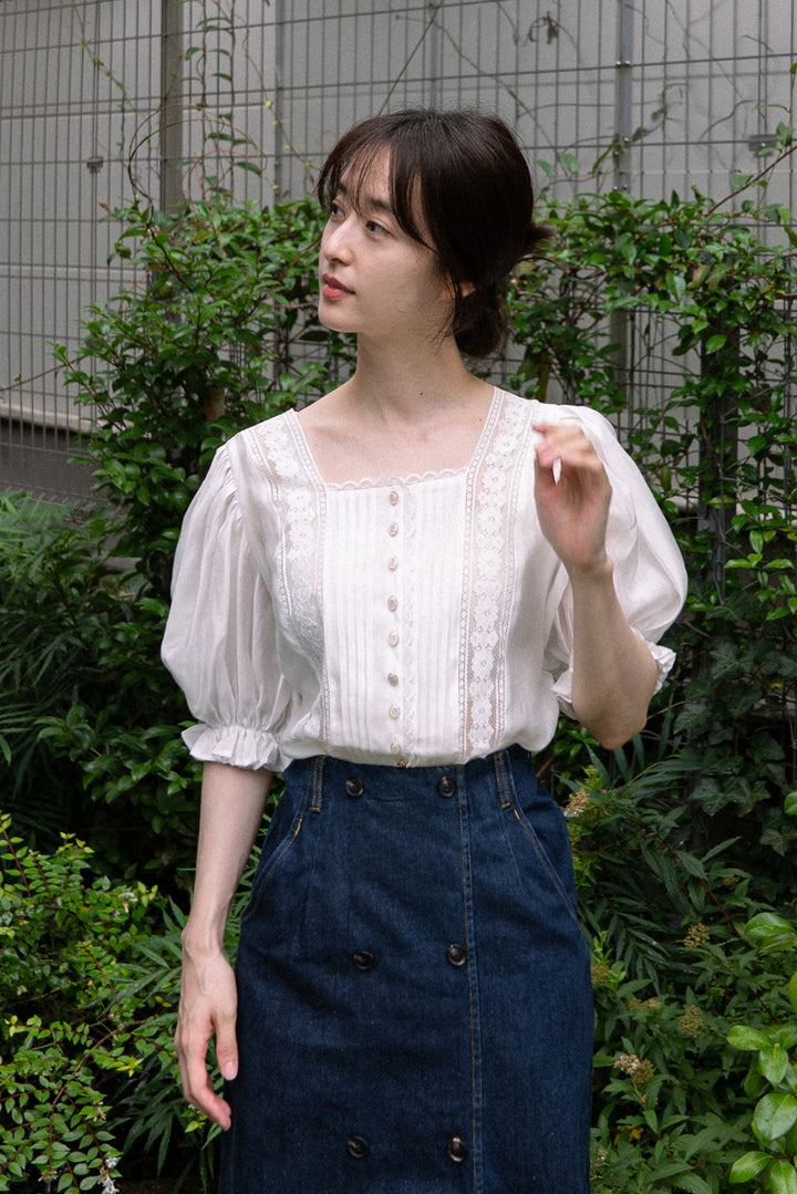 《かかしになりきって》スクエアネックレーストップス-Black
