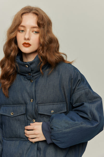 《彼をスパイとして送り込む》ダウンジャケット-Navy