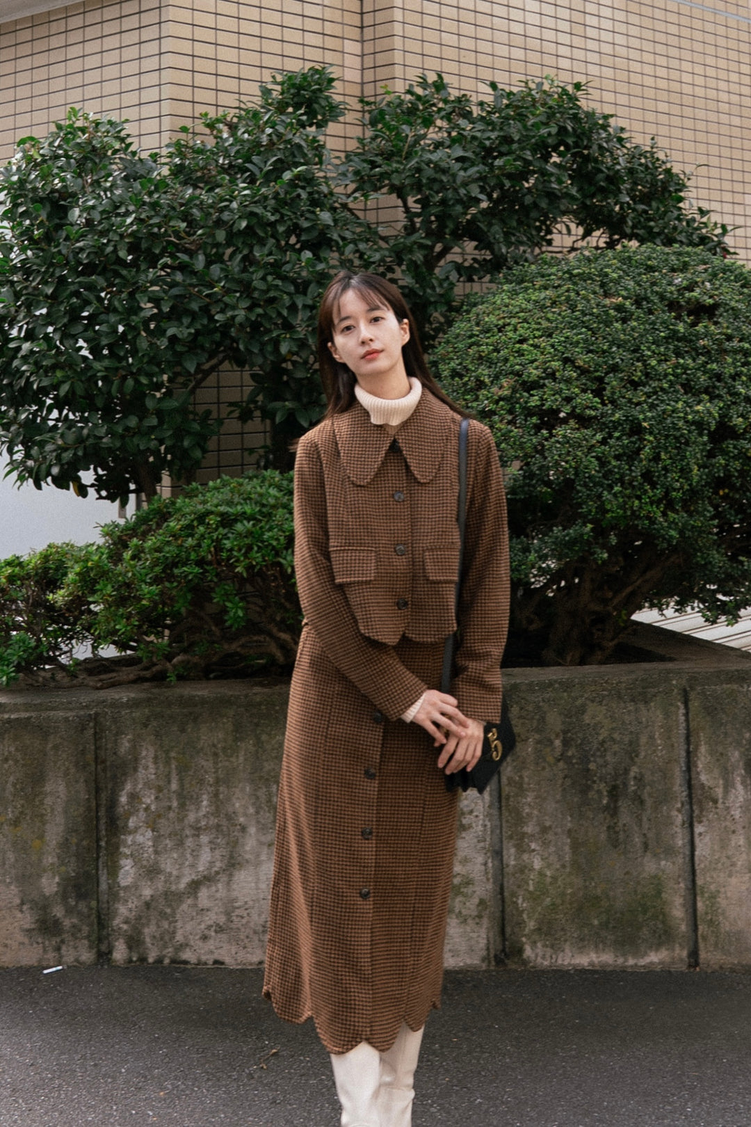 《Pinch My Cheek Hard》 Big color scallop design jacket-Coffee