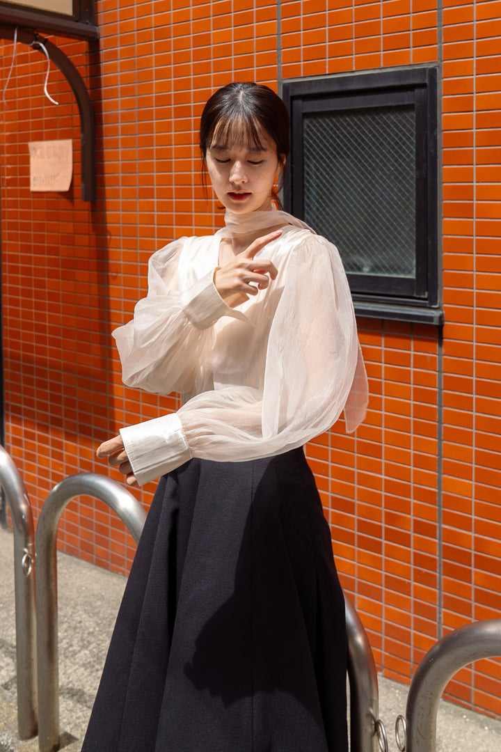 《そろそろ目開けてもいい？》シースルースカーフ付きトップス-Ivory