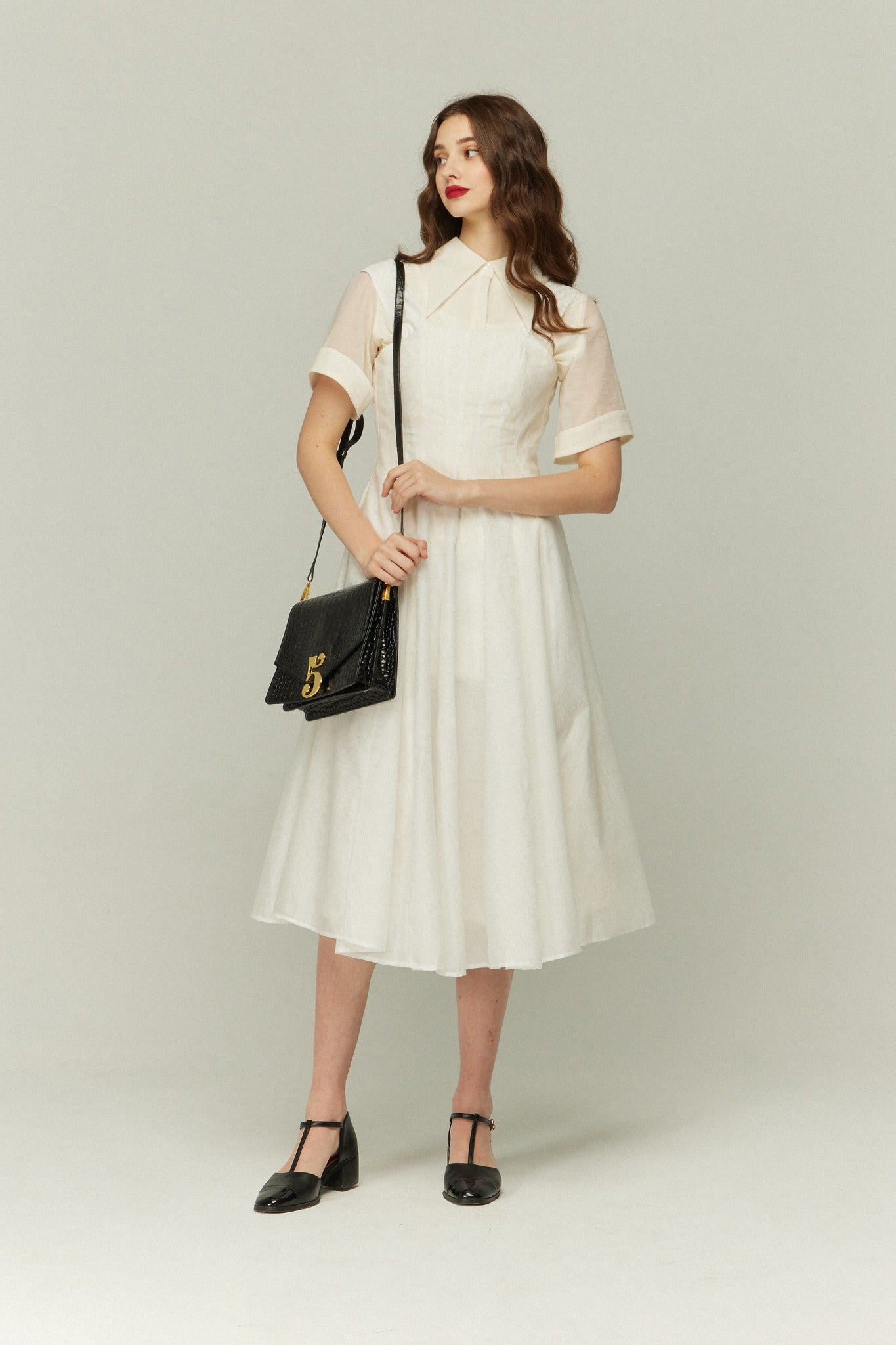 《グルメ番組はこの衣装で》フラワーエンブロイダリーハイウエストドレス-Off White