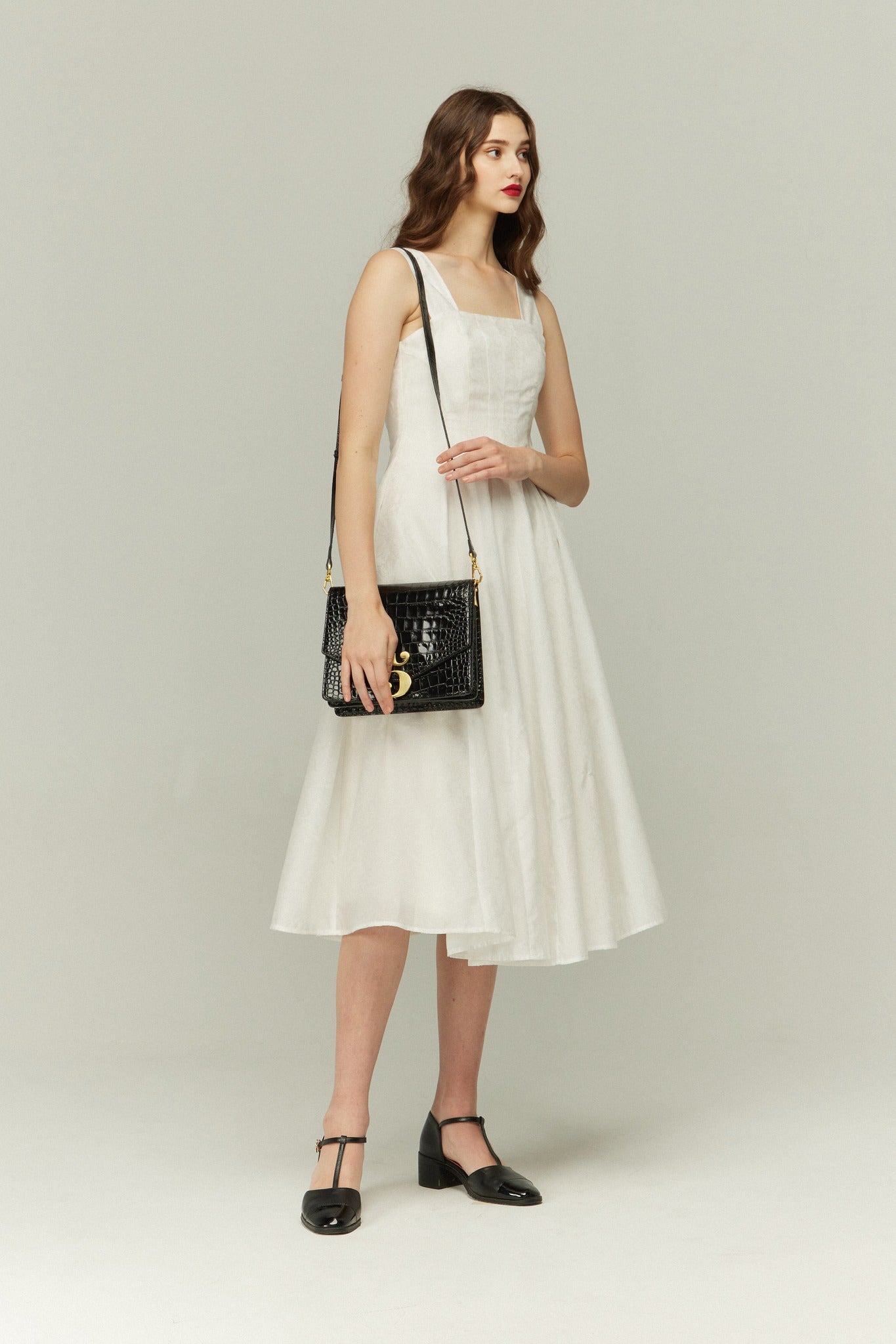 《グルメ番組はこの衣装で》フラワーエンブロイダリーハイウエストドレス-Off White