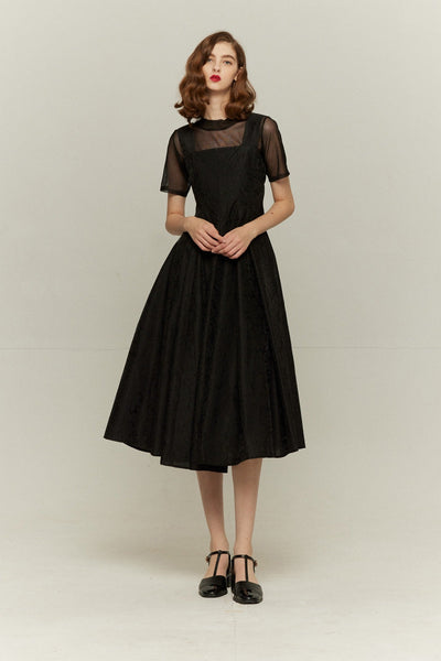 《グルメ番組はこの衣装で》フラワーエンブロイダリーハイウエストドレス-Black