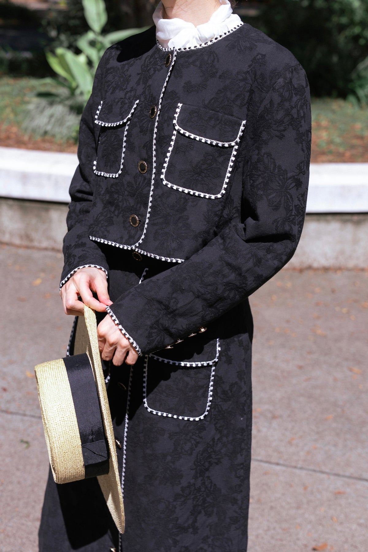 《Just Like a Scene from a Movie》Chain Braid-Trimmed Jacket – Black 着用例 164cm
      トップスS、ボトムスS着用