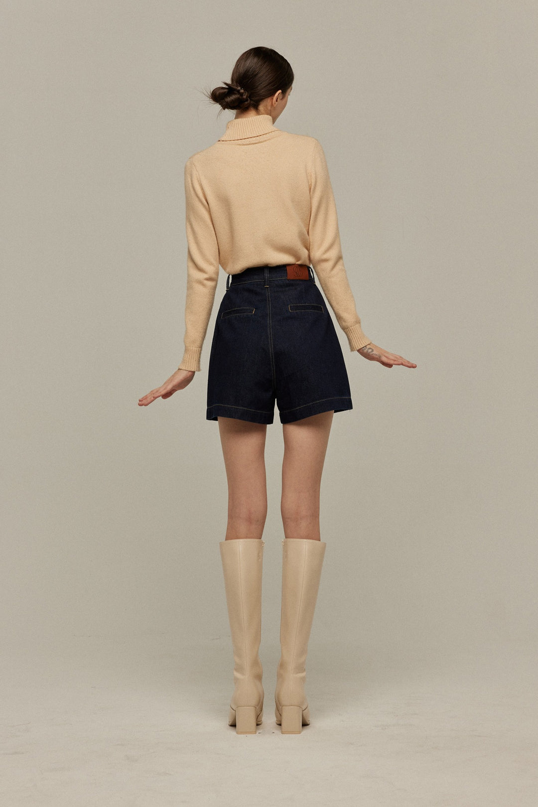 《無料のお菓子はどこにある？》ハイウエストショートデニムパンツ-Navy