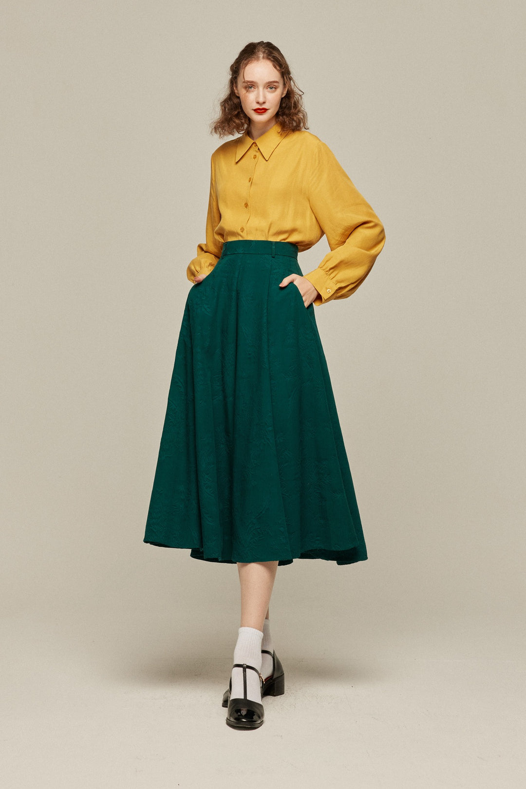 《手でペンを回し続ける》リヨセルリネンブラウス-Yellow