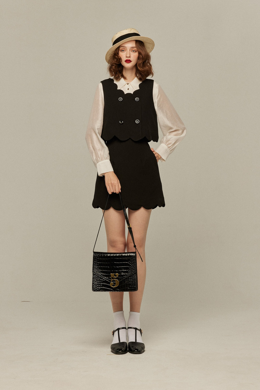 《そばかすができた》スカラップデザインダブルブレストベスト-Black