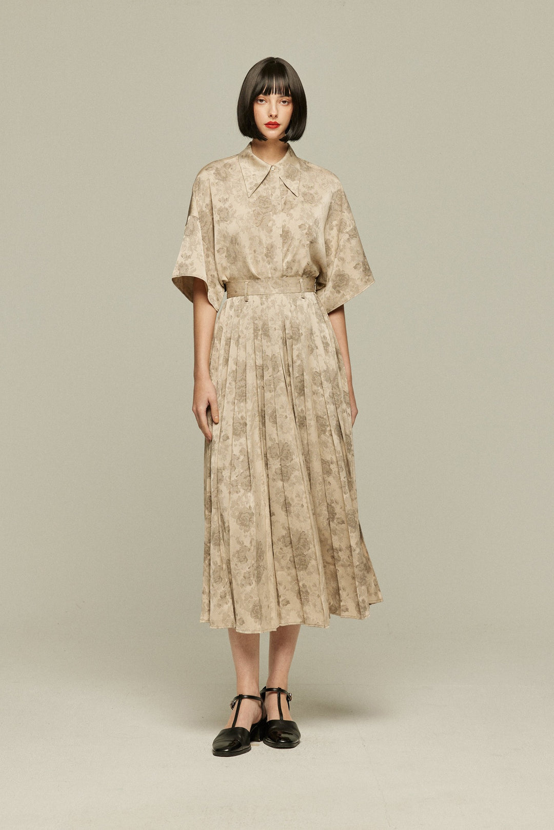 《ステージに花束を投げて》シノワズリハイウエストプリーツスカート-Beige