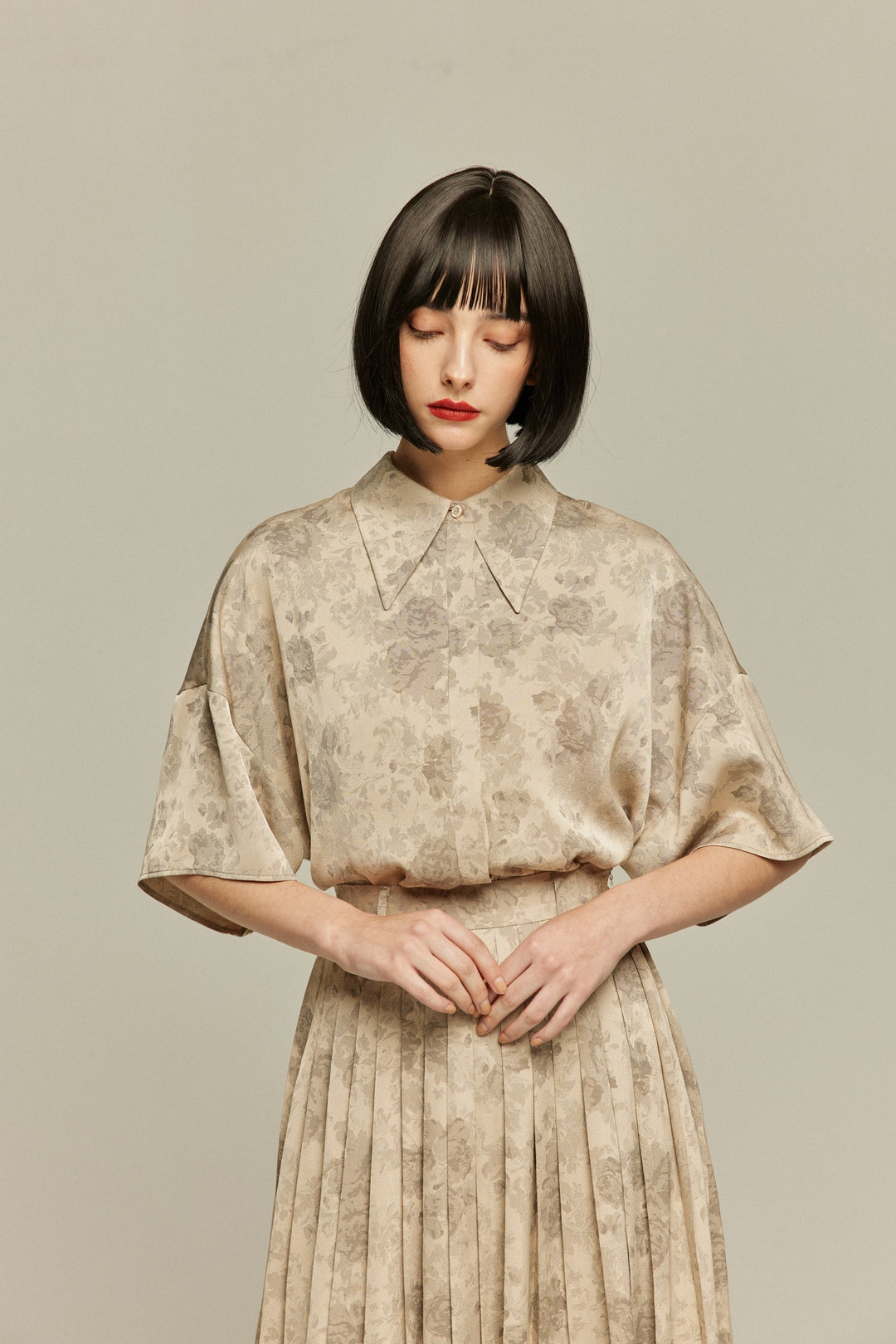 《ステージに花束を投げて》シノワズリハイウエストプリーツスカート-Beige