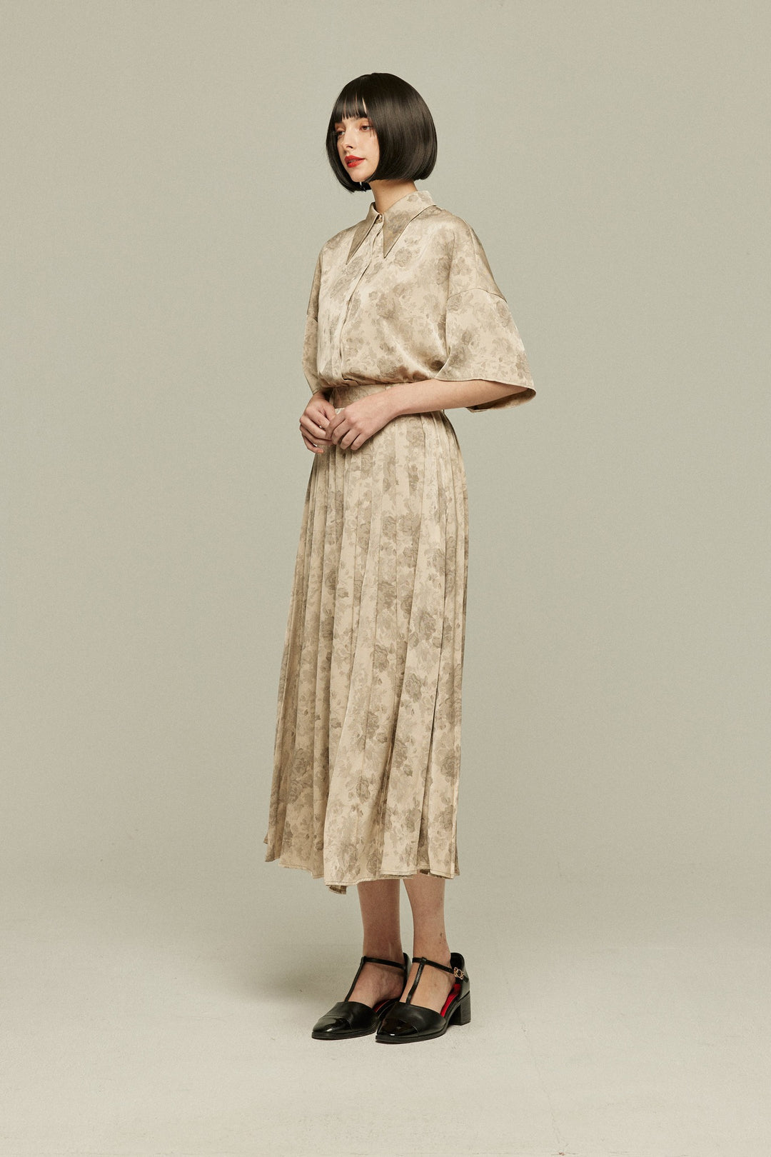 《ステージに花束を投げて》シノワズリハイウエストプリーツスカート-Beige