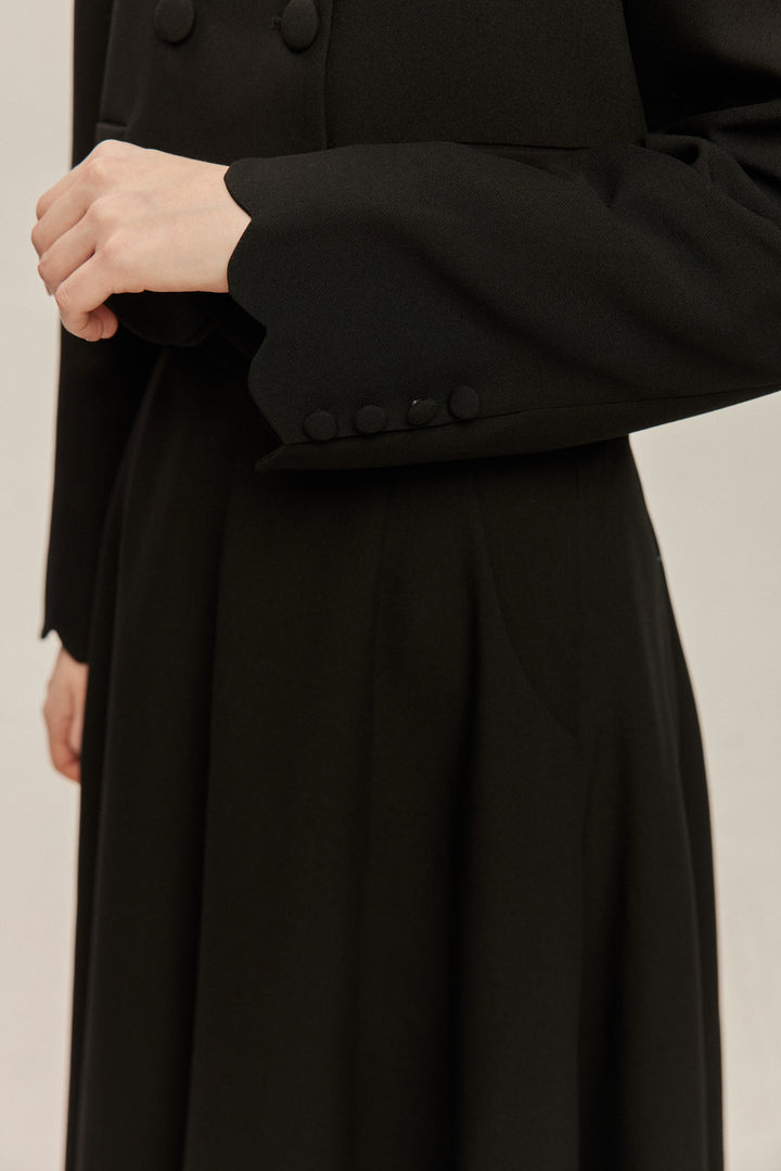 《アンティークオークション》スカラップデザインクロップドトップス-Black