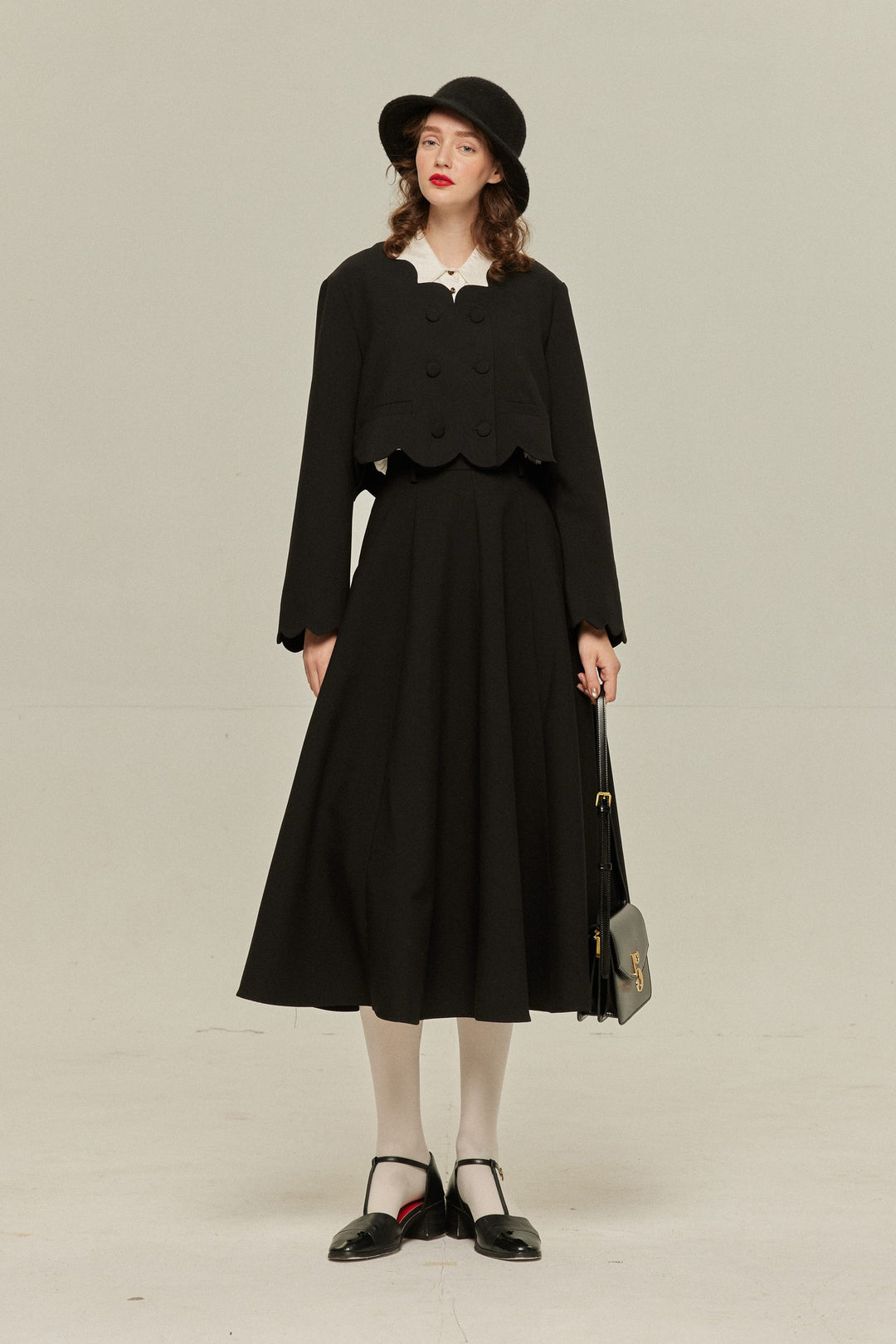 《アンティークオークション》スカラップデザインクロップドトップス-Black