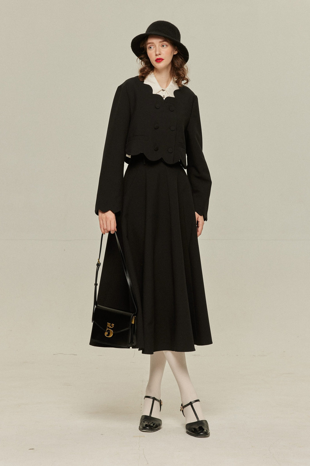 《アンティークオークション》スカラップデザインクロップドトップス-Black