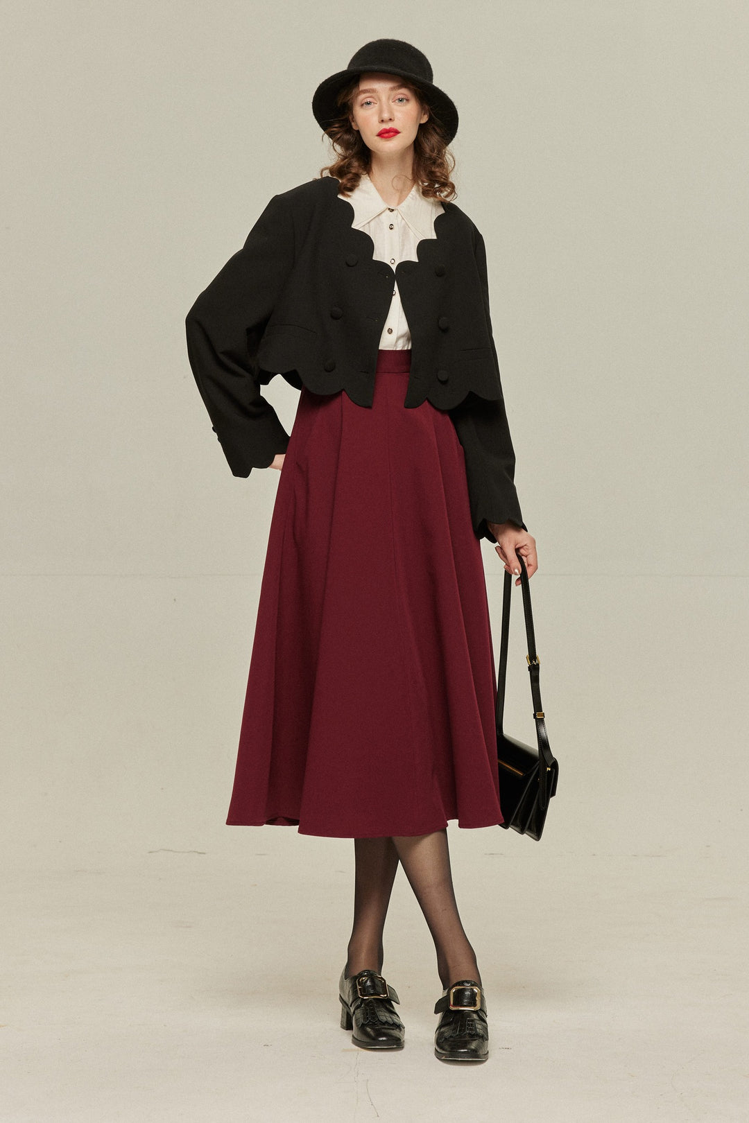 《アンティークオークション》スカラップデザインクロップドトップス-Black