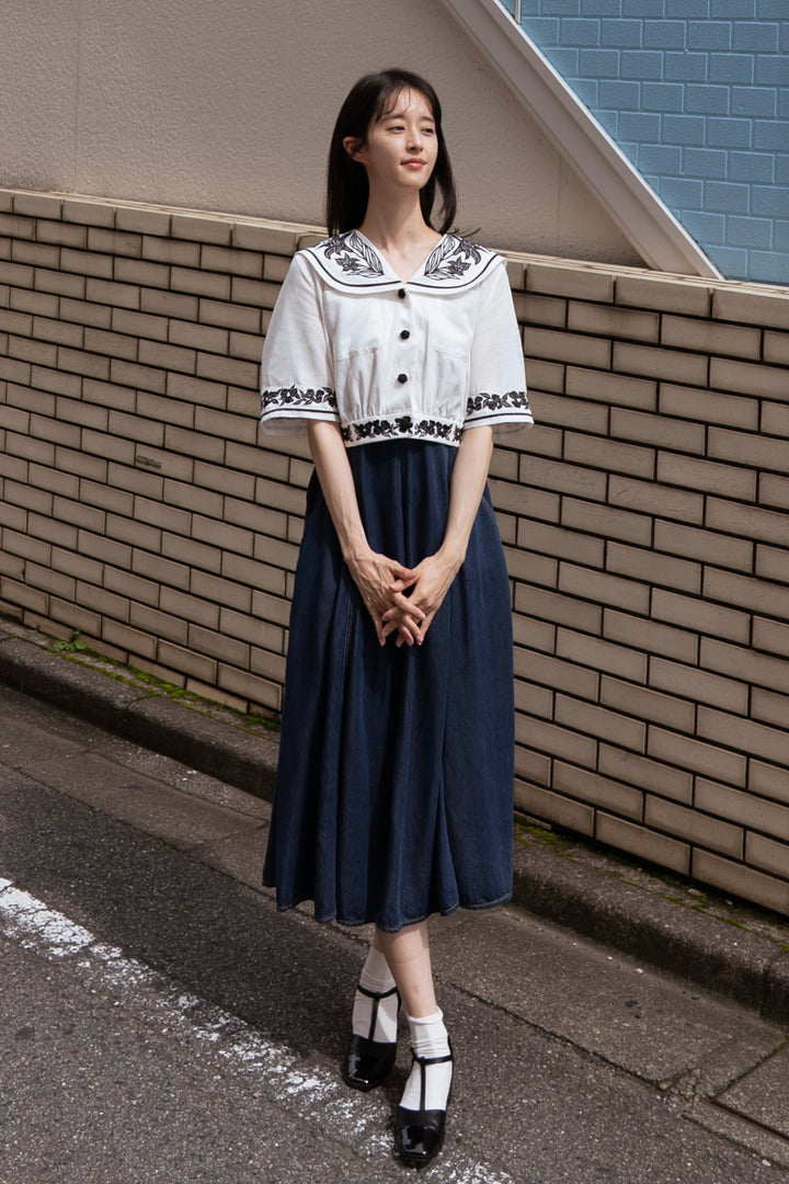 《歯の妖精なんていない》セーラーカラートップス-White