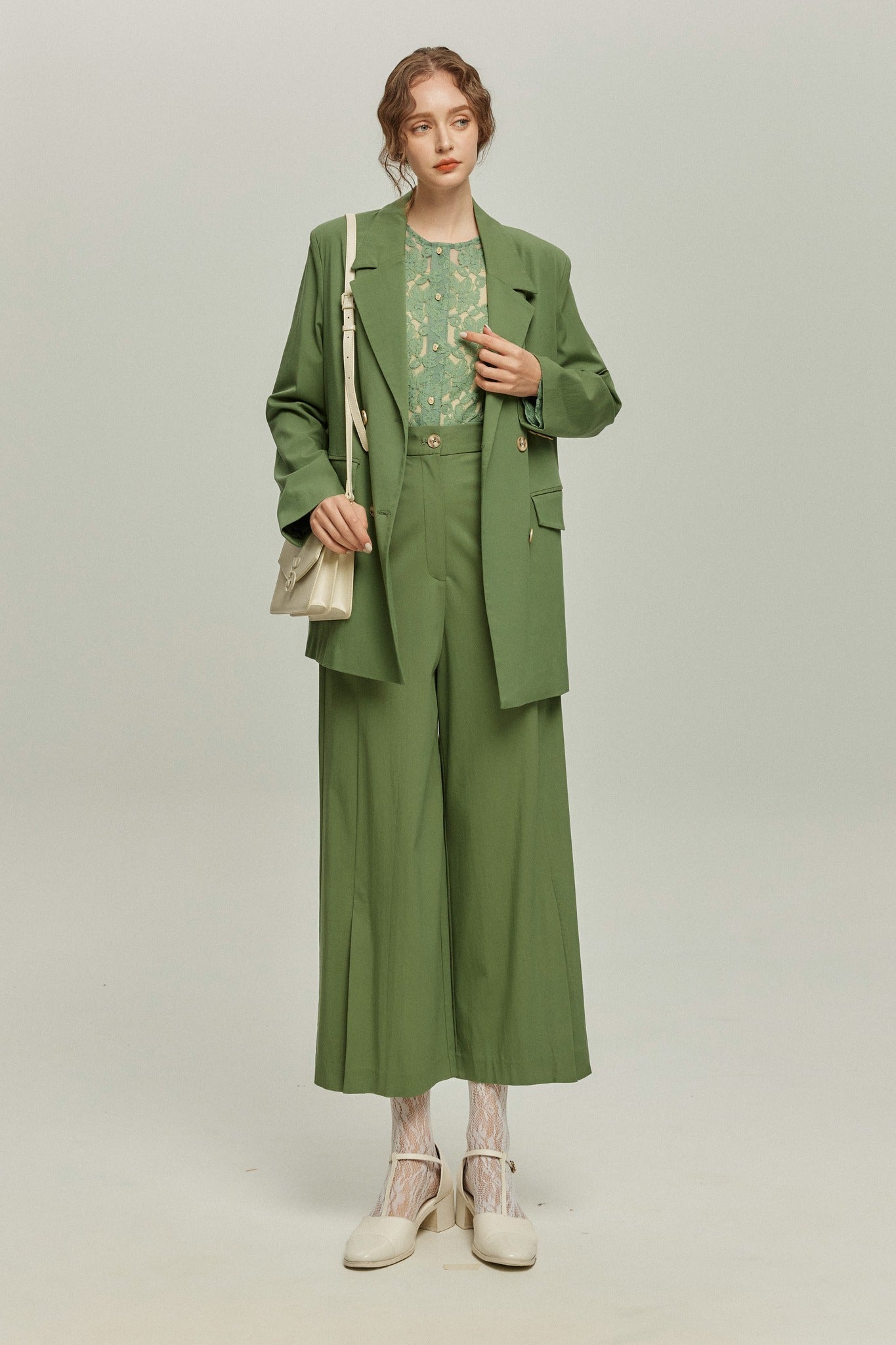 《午後には陶芸教室がある》フラワーレースシースルートップス-Green