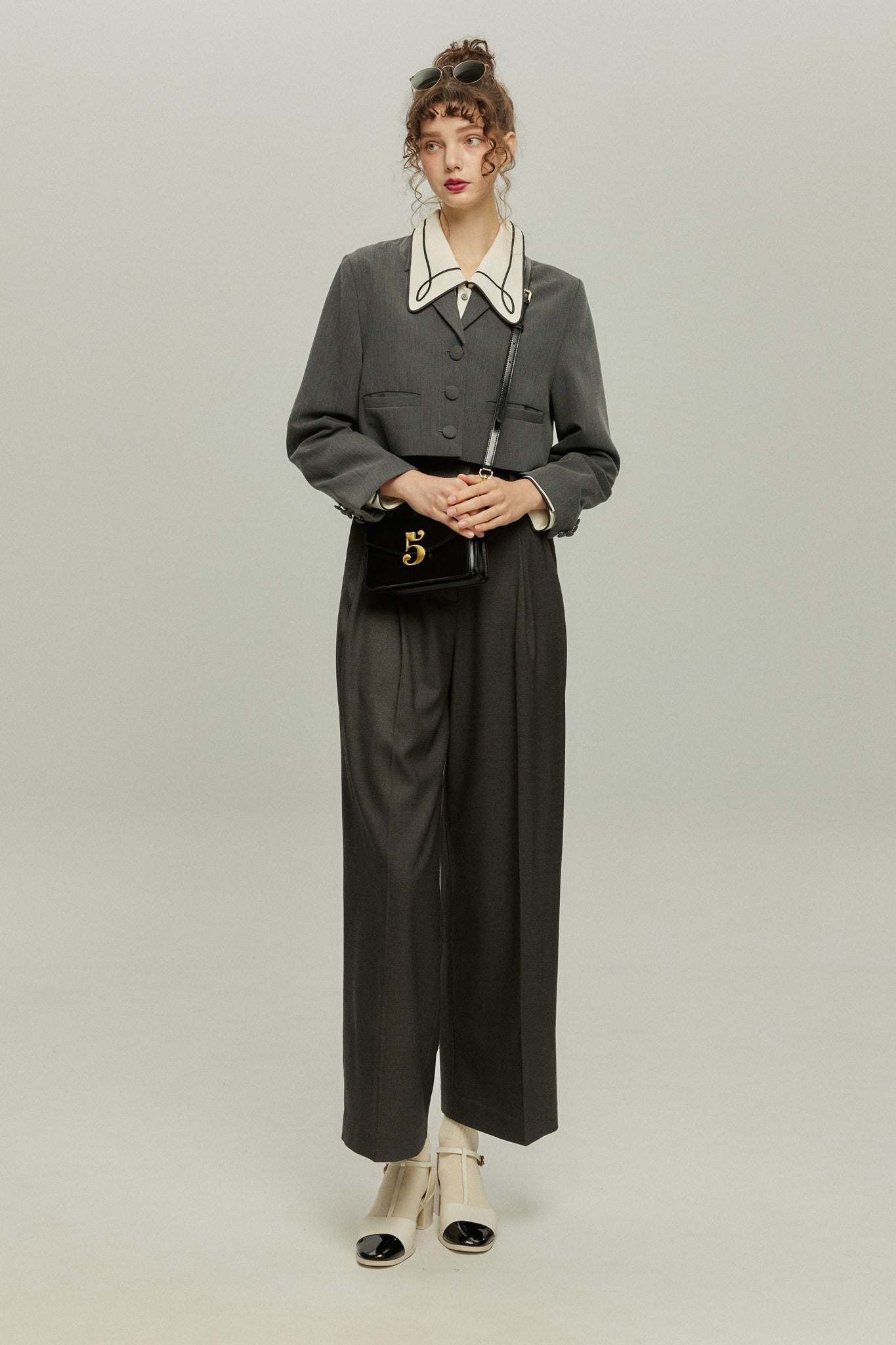 《枕の下に隠したラッキーチャーム》クロップドジャケット-Gray