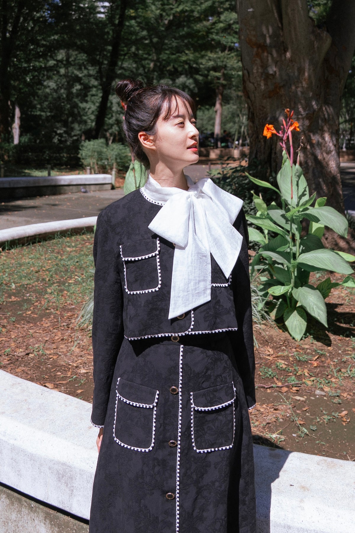 《Just Like a Scene from a Movie》Chain Braid-Trimmed Jacket – Black 着用例 164cm
      トップスS、ボトムスS着用