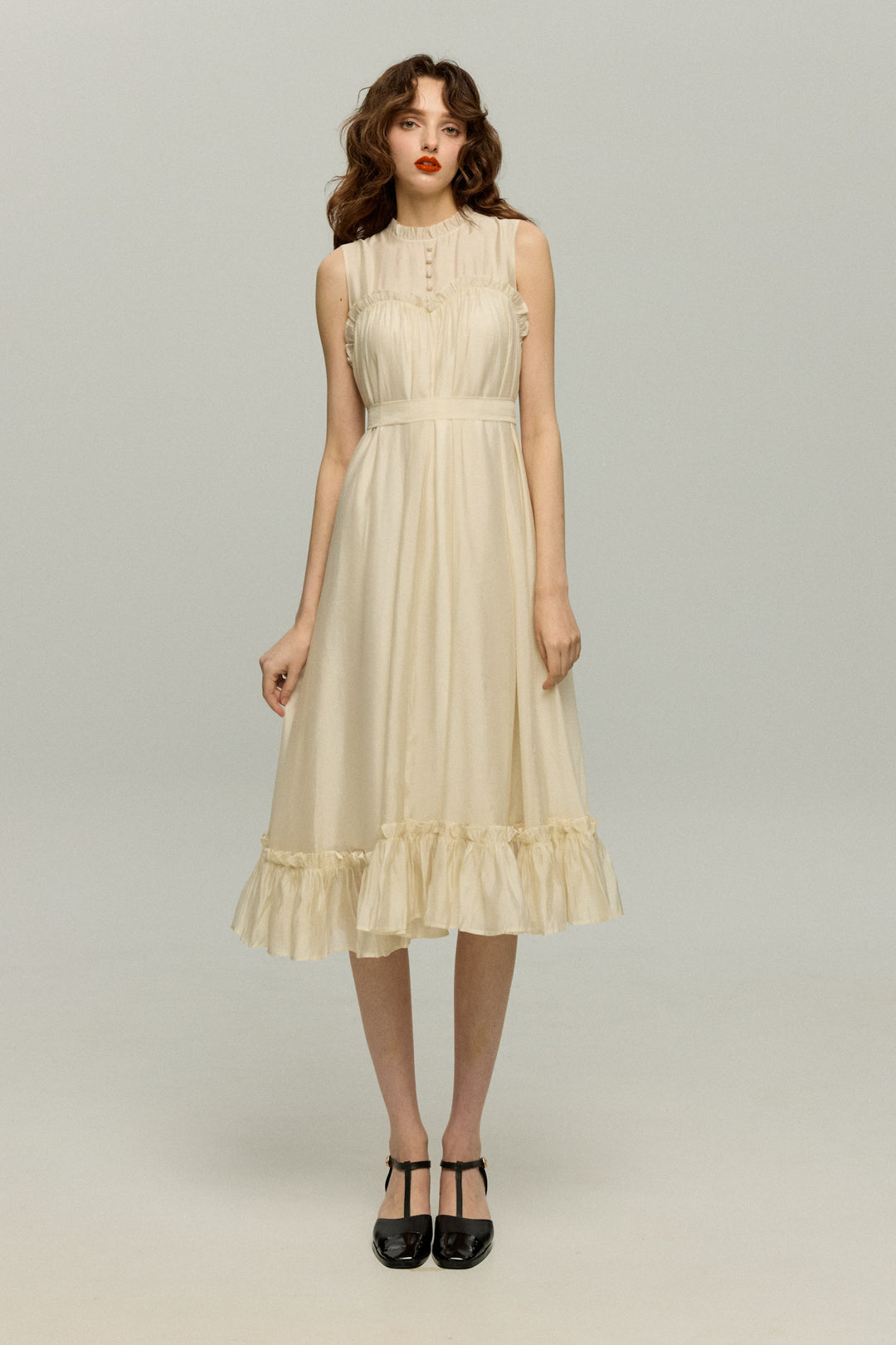 《キラキラ輝く湖面に》ラッフルトリムドレス-White
