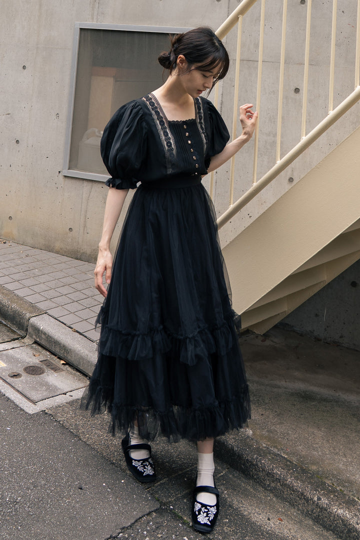 《かかしになりきって》スクエアネックレーストップス-Black