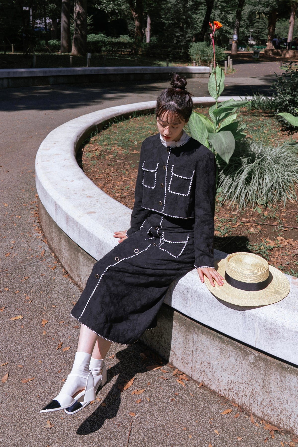 《Just Like a Scene from a Movie》Chain Braid-Trimmed Jacket – Black