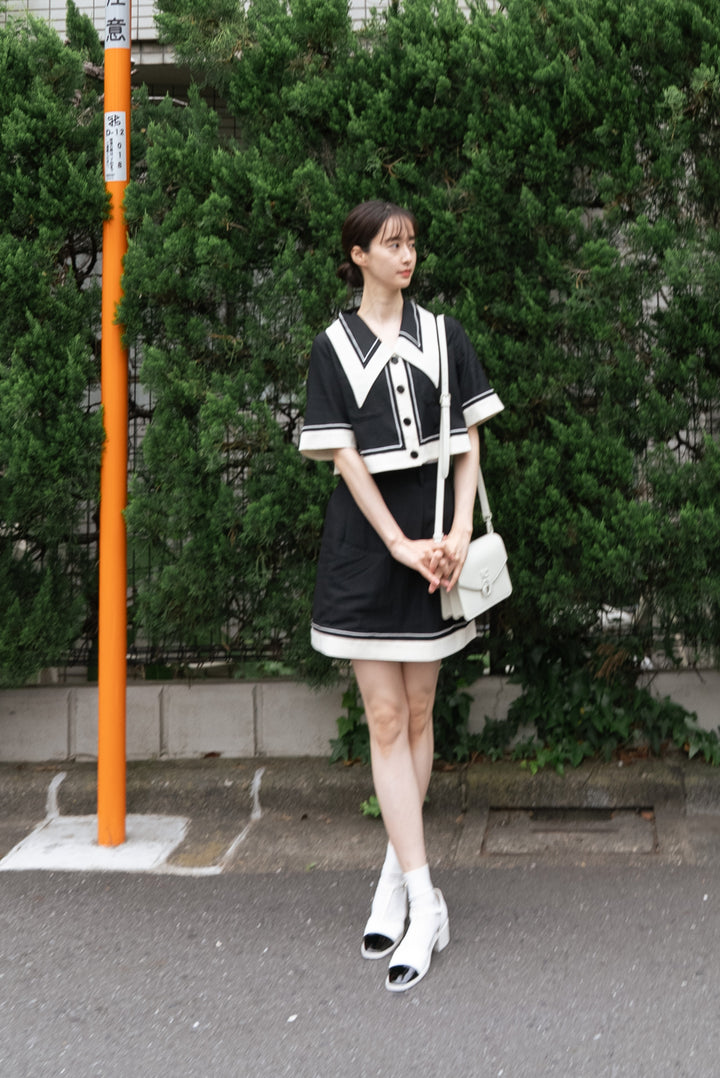 《窓のサイズを測ってみて》ビッグカラーシンメトリーステッチトップス-Black