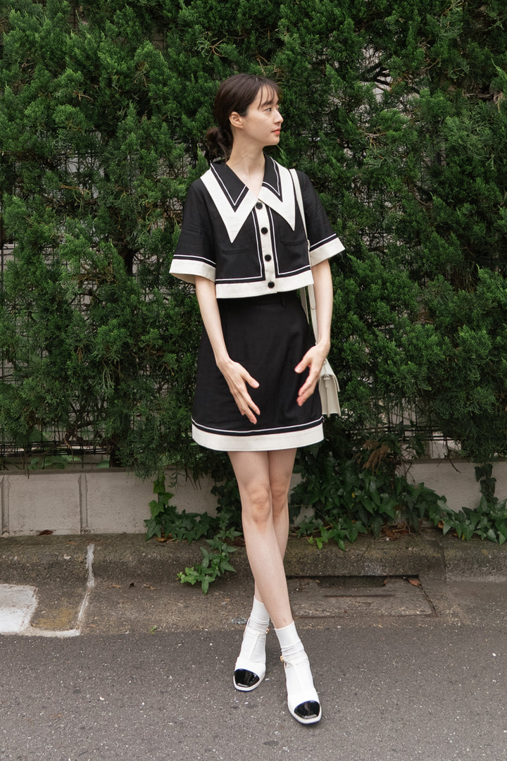《窓のサイズを測ってみて》ビッグカラーシンメトリーステッチトップス-Black