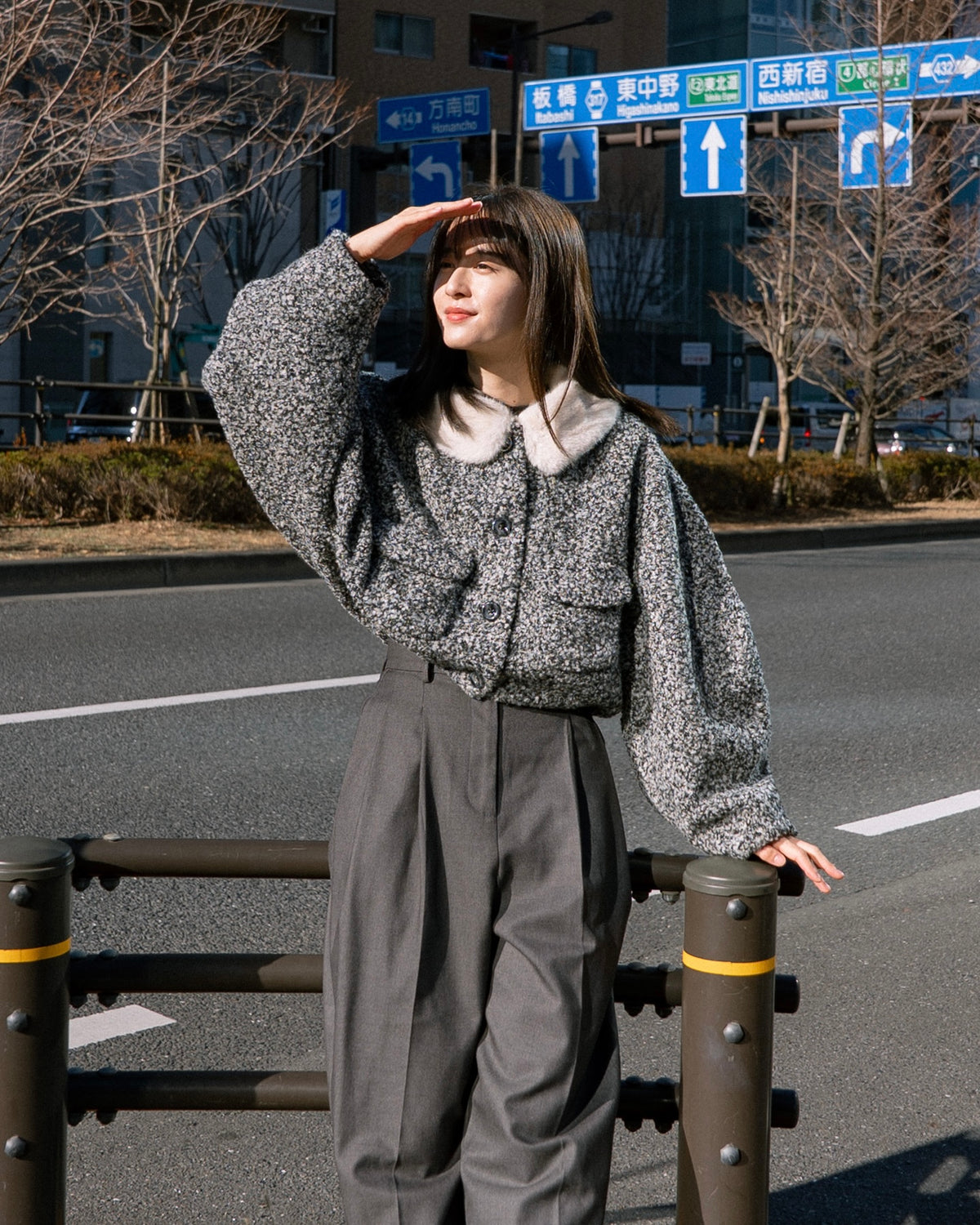 《目と鼻と口を描き足してみた》ドルマンスリーブジャケット-Black 着用例 164cm
      アウターM着用