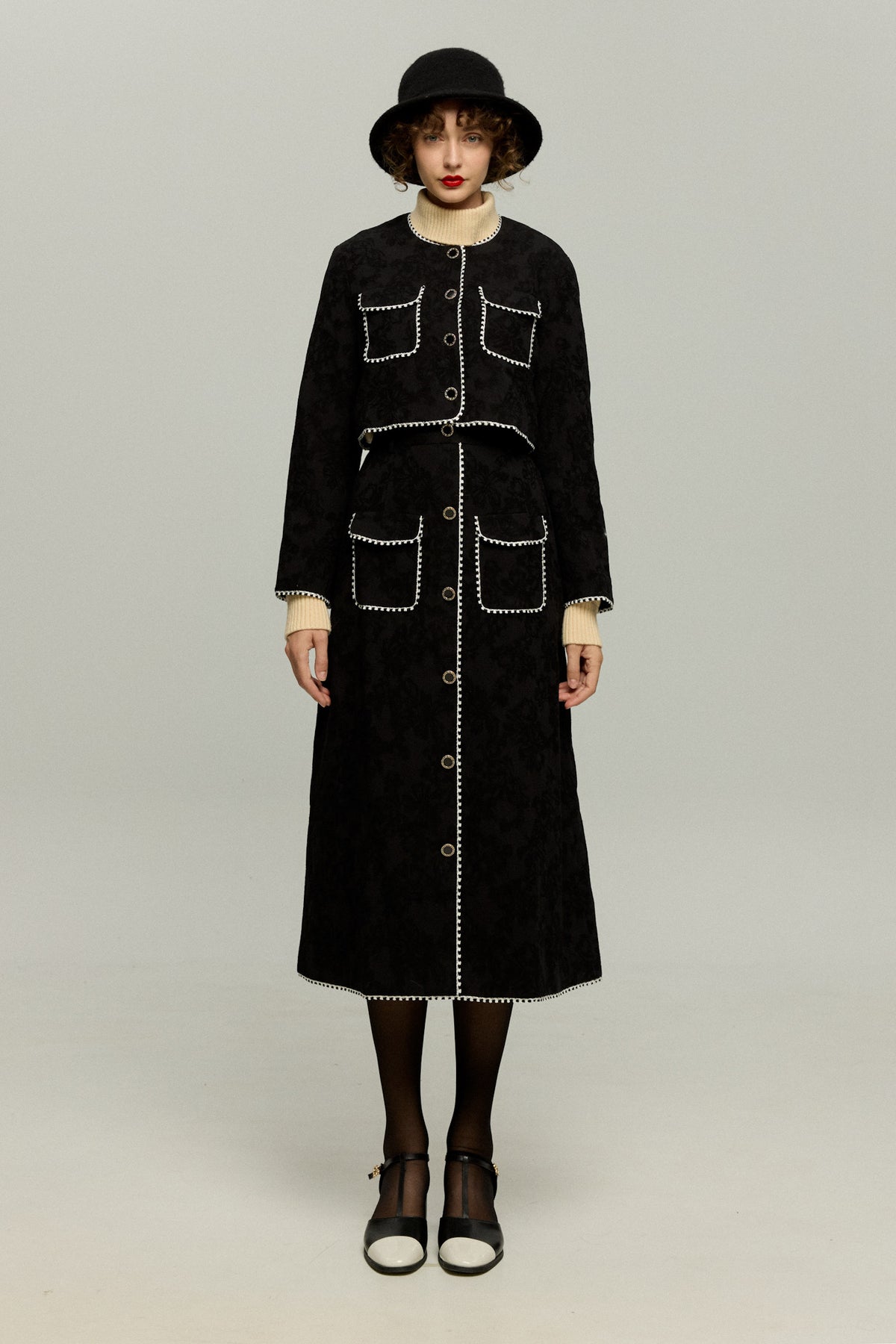 《Just Like a Scene from a Movie》Chain Braid-Trimmed Jacket – Black