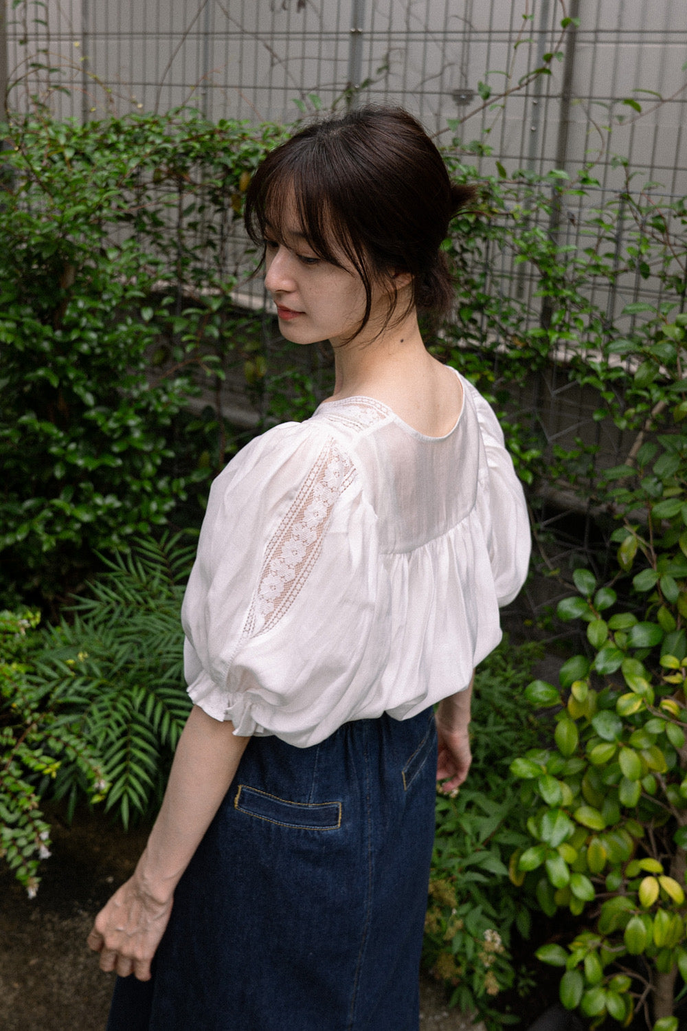 《かかしになりきって》スクエアネックレーストップス-Black
