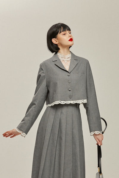 《リリーをルルと見間違えた》レーストリミングプリーツスカート-Gray