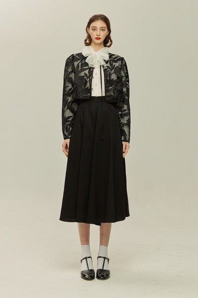 《ルーシーと入れ替わった》インナー付きボタニカルパターンサマージャケット-Black
