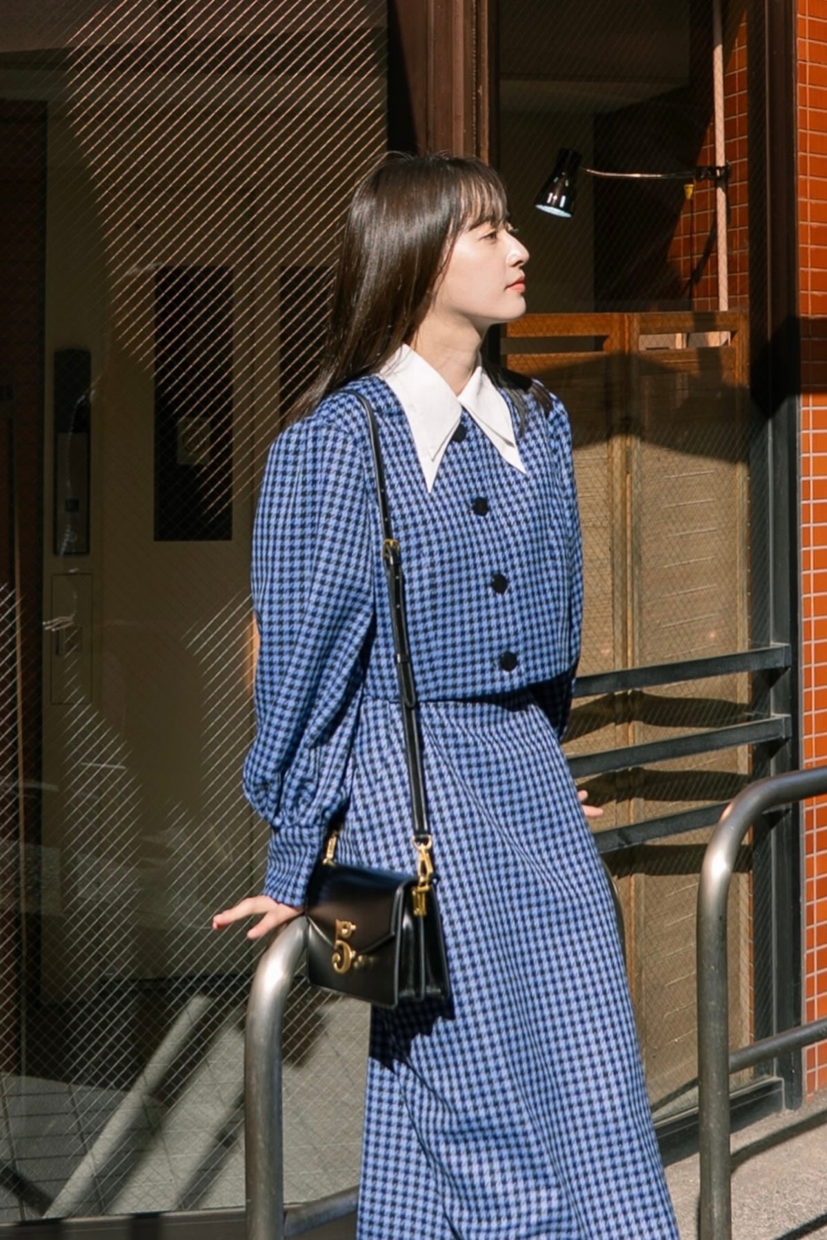 《캔 잘라가 행방불명》 하이웨스트 체크 스커트-Blue 着用例 164cm
      トップスM、ボトムスS着用