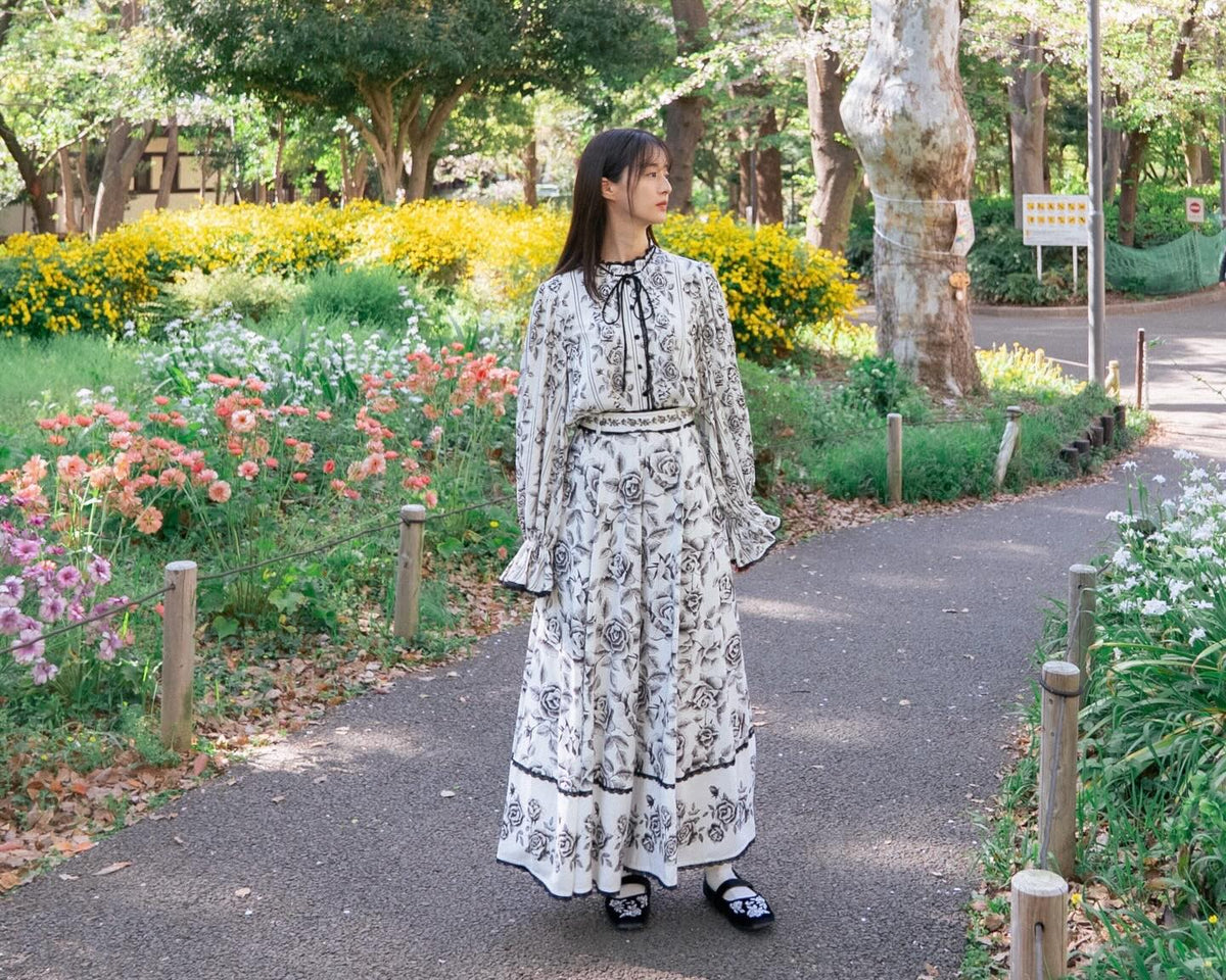 《Sleepwalking Tina》Lace trim high waist skirt-Black 着用例 164cm
      トップスS、ボトムスS着用