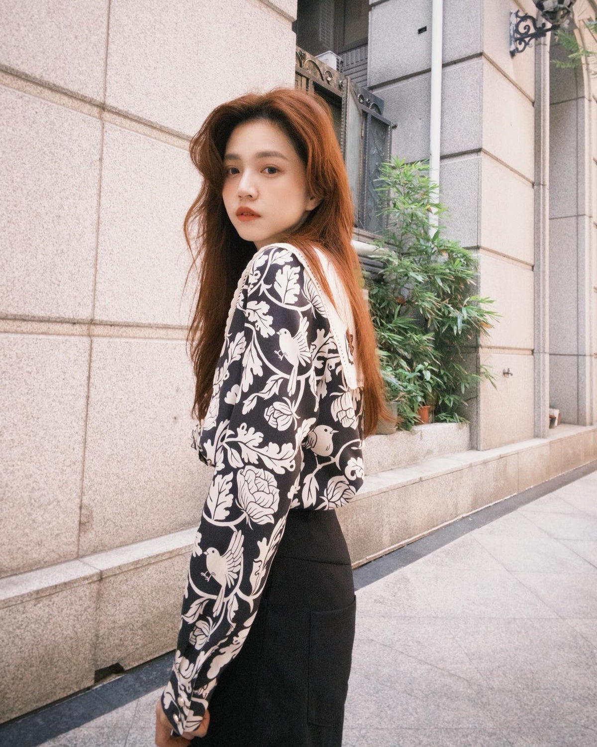 《Look! It's a canary! 》Sailor collar chinoiserie blouse-Black 着用例 159cm
      トップスS、ボトムスS着用