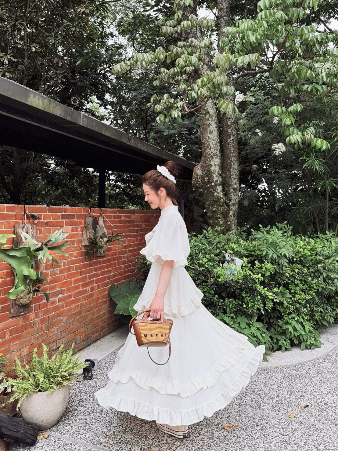 《Chant the moon spell》Flare sleeve frill blouse-Ivory 着用例 156cm
      トップスS、ボトムスS着用
