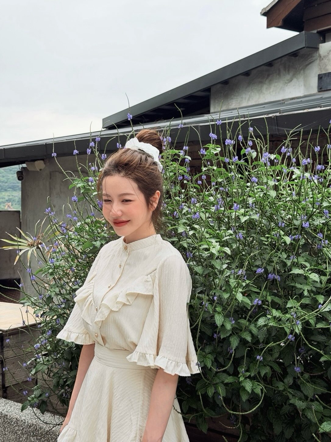 《Chant the moon spell》Flare sleeve frill blouse-Ivory 着用例 156cm
      トップスS、ボトムスS着用