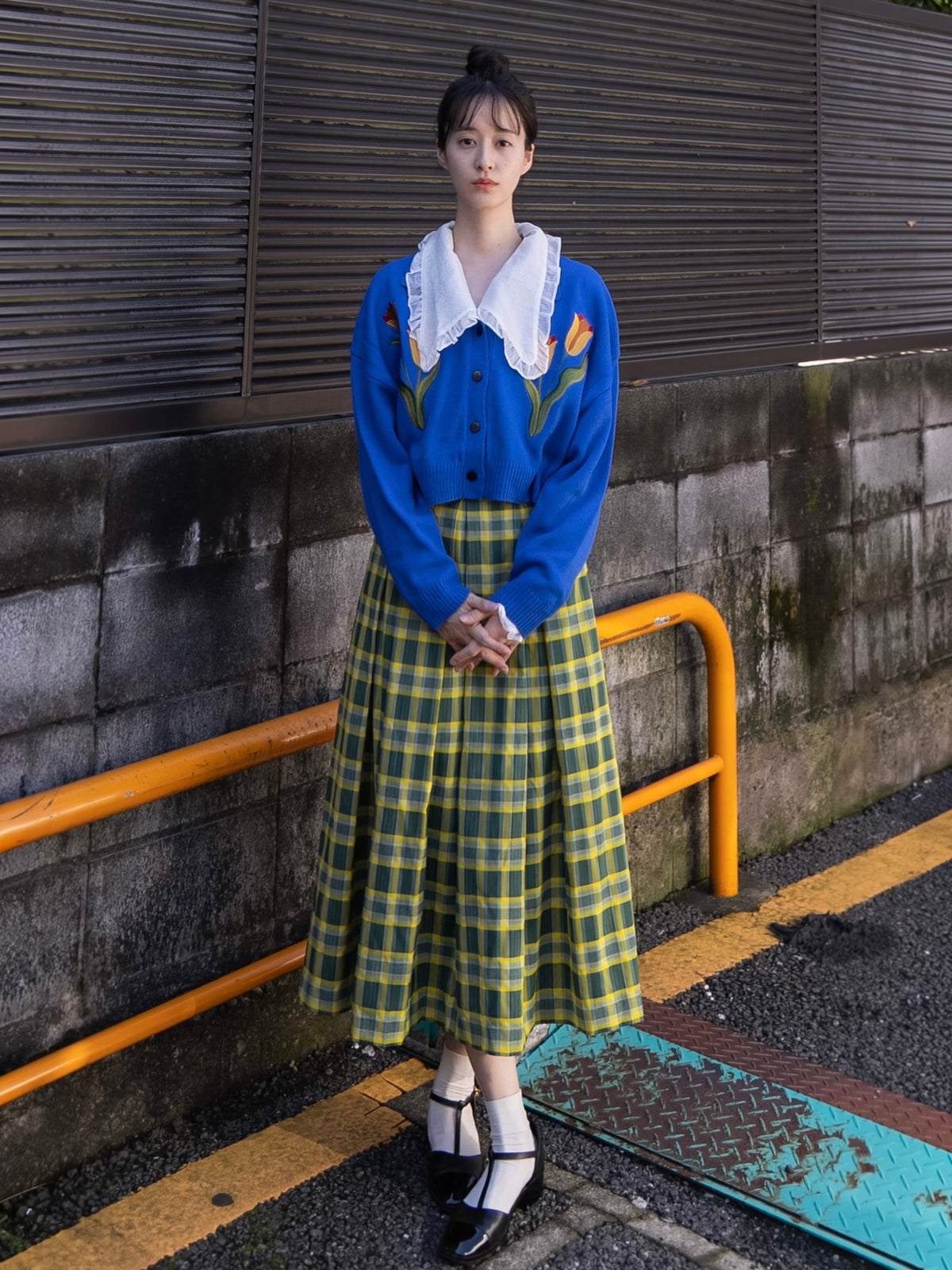 [Make you want to drink carbonated drinks] Tulip embroidered cardigan-Black 着用例 164cm
      トップスS、ボトムスS着用
