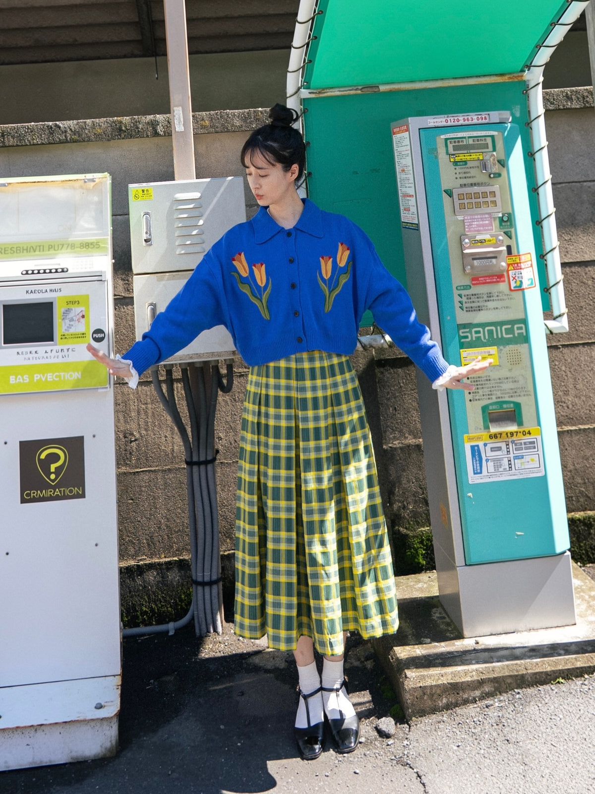 [Make you want to drink carbonated drinks] Tulip embroidered cardigan-Black 着用例 164cm
      トップスS、ボトムスS着用