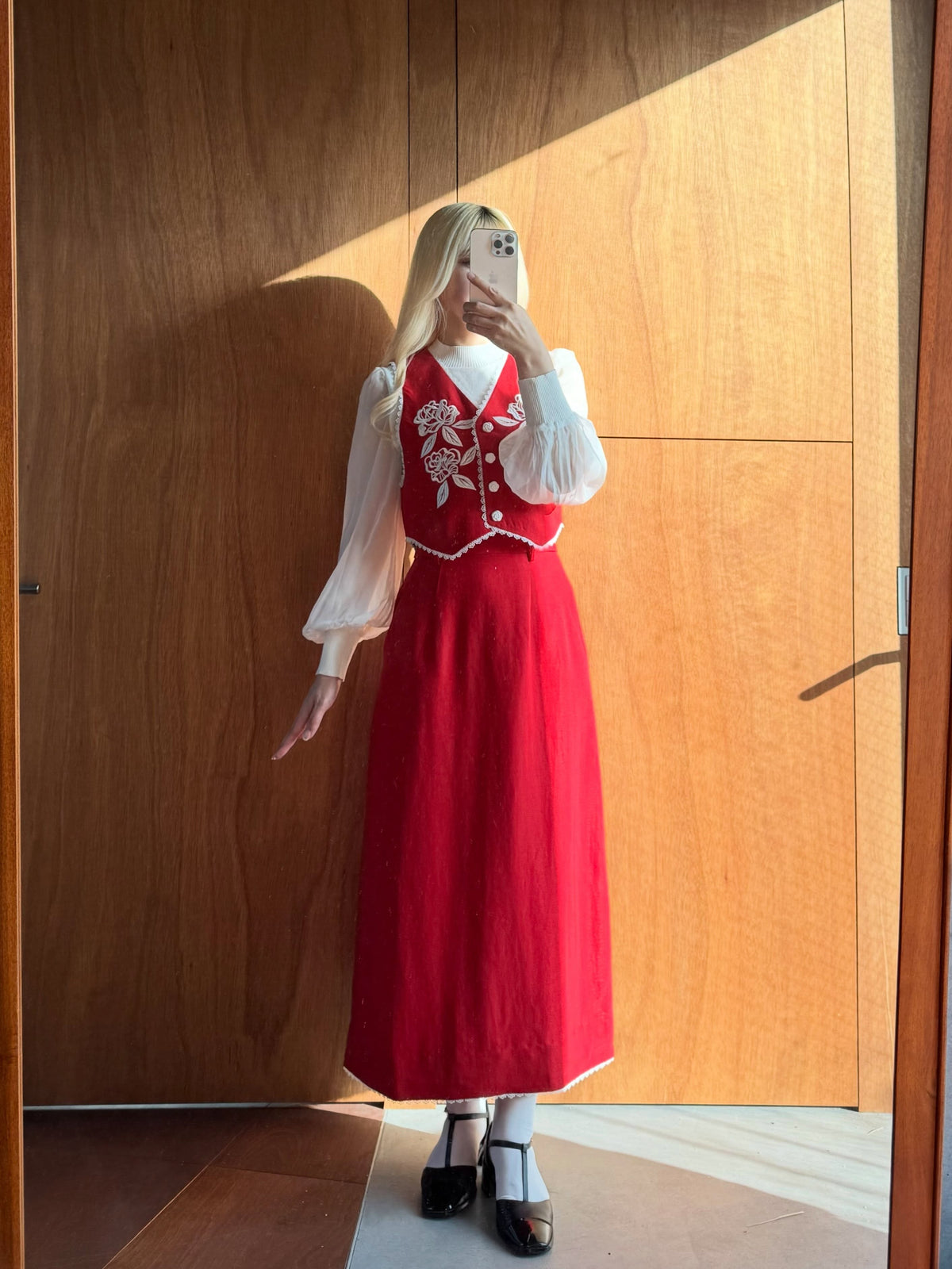 《The Marionette Is Dancing》High-Waisted Skirt with Lace Detailing – Black 着用例 155cm
      トップスS、ボトムスS着用