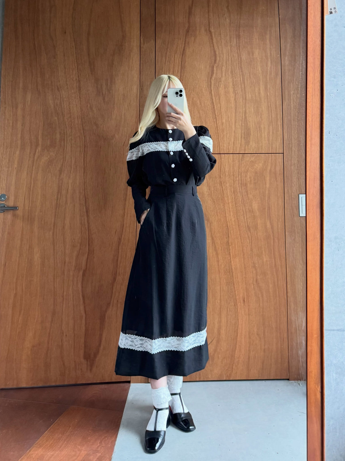 《Turns Out, This Was a Treasure Map》High-Waisted Straight Skirt – Black 着用例 155cm
      トップスS、ボトムスS着用
