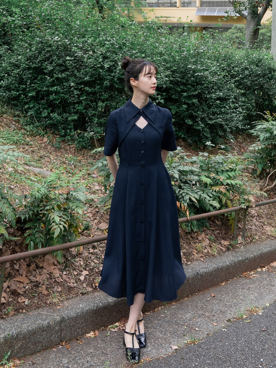 《With a flick of magic》Classical shirt dress-Navy 着用例 164cm
      ドレスS着用