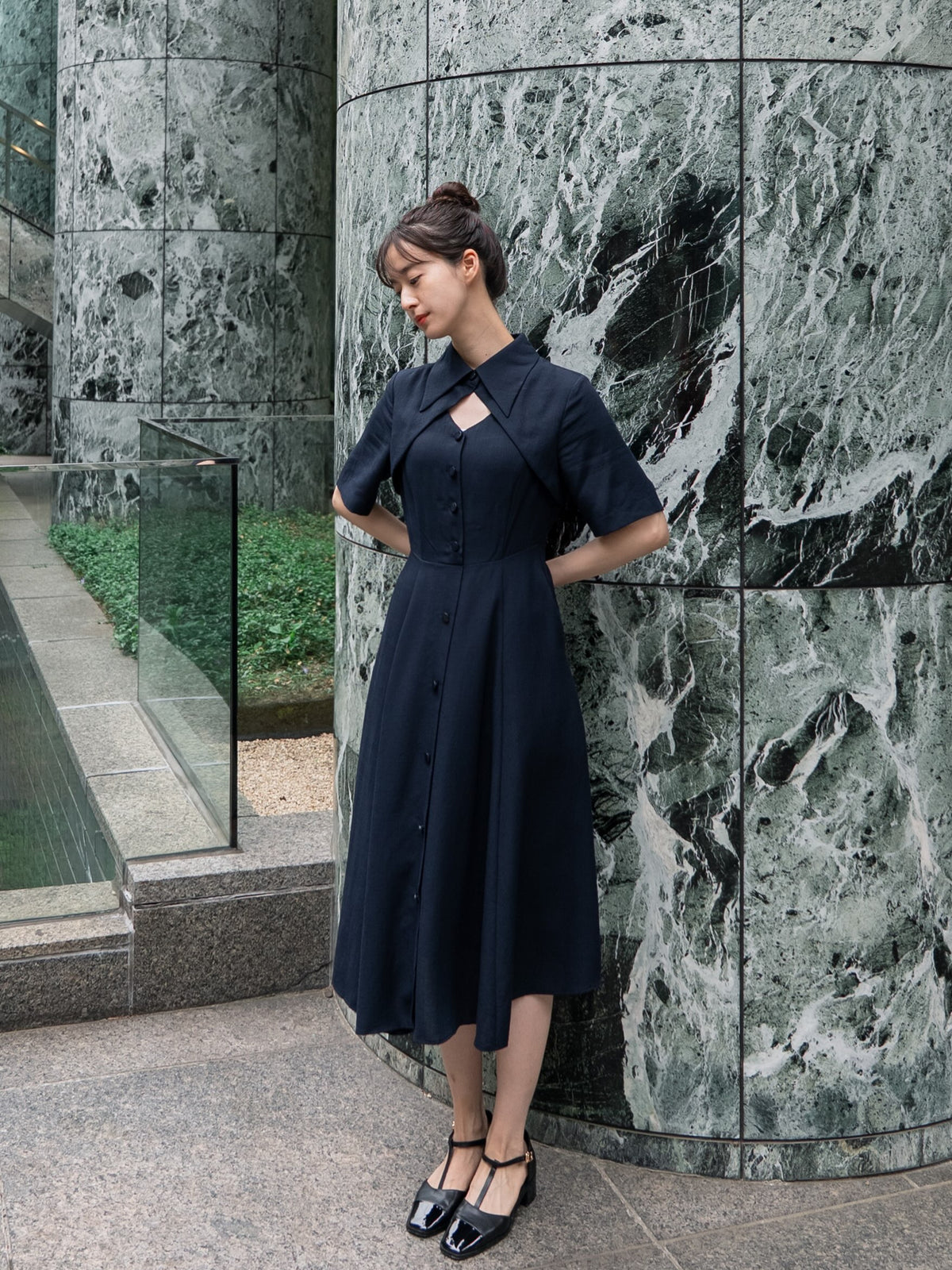《With a flick of magic》Classical shirt dress-Navy 着用例 164cm
      ドレスS着用