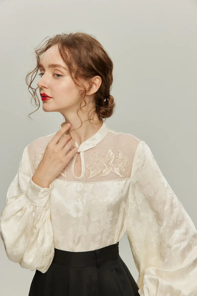 《手相を見せてみて》オリジナル刺繍シノワズリブラウス-White