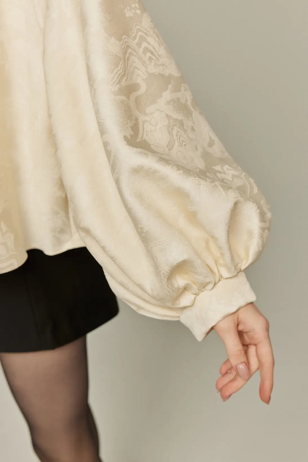 《スーベニアショップに寄ろう》バルーンスリーブリボントップス-Ivory