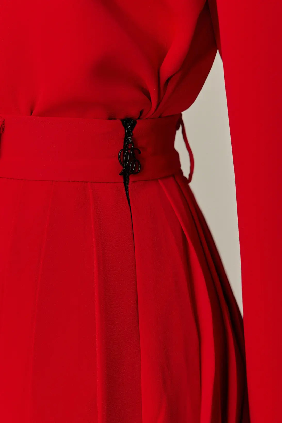 《フランス語は話せますか？》ハイウエストプリーツスカート-Red