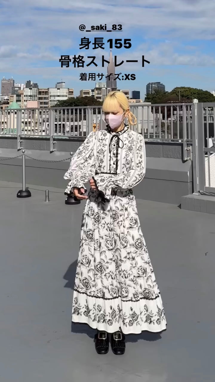 《夢遊病のティナ》レーストリムキャンディースリーブトップス-Black