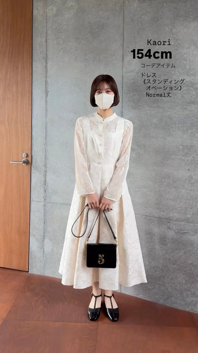 《茶葉でも占えます》チャイナバックルベルベットトップス-White