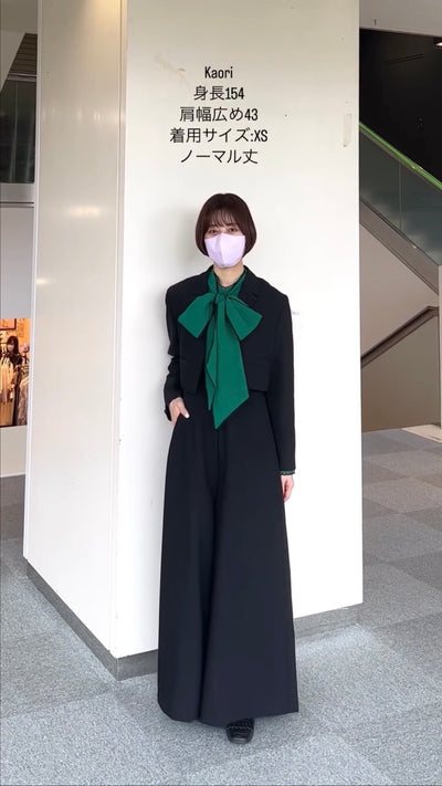 《枕の下に隠したラッキーチャーム》ハイウエストデザインバッククロスサロペット-Black